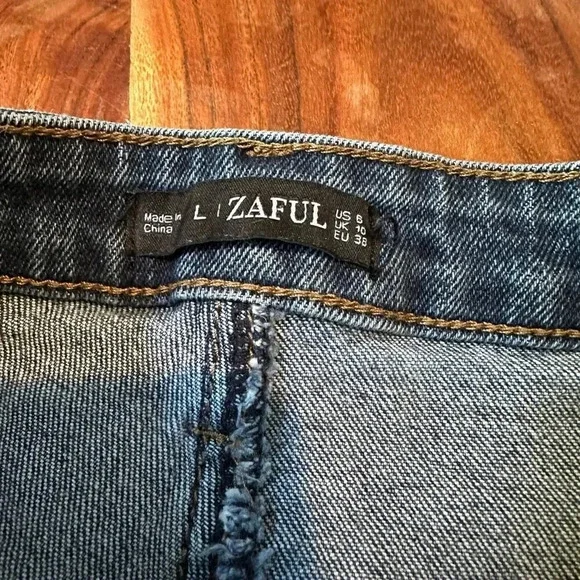 ZAFUL Size‎ 6 Denim Shorts Dark Wash Cut Off Distressed - Picture 2 of 4